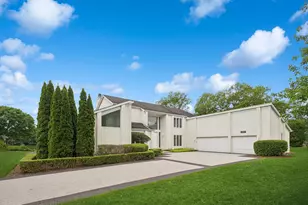 1712 Violet Ct, Highland Park, IL 60035 - Photo 1