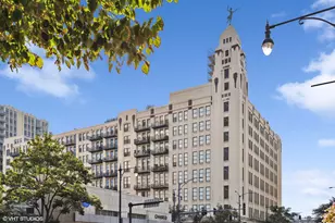 758 N Larrabee St, Chicago, IL 60654 - Photo 1