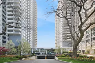 4250 N Marine Dr, Chicago, IL 60613 - Photo 1