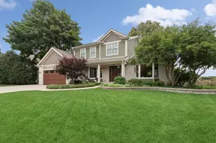 1524 Virginia Ave, Libertyville, IL 60048 - Photo 1