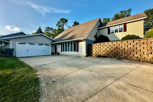 4100 Valley Dr, Clifton, IL 61727 - Photo 1