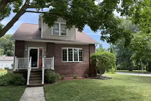 1203 6th St, Peru, IL 61354 - Photo 1