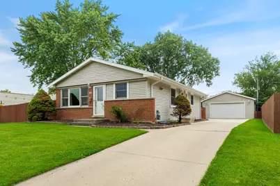 267 N Idlewild Avenue, Mundelein, IL 60060 - Photo 1