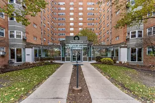 4960 N Marine Dr, Chicago, IL 60640 - Photo 1