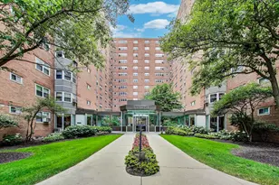 4970 N Marine Dr, Chicago, IL 60640 - Photo 1