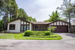 1436 Estate Ln, Glenview, IL 60025 - Photo 1