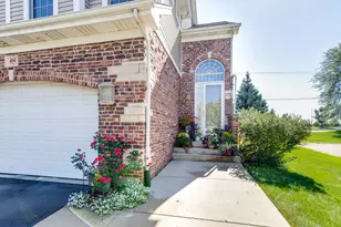 1041 W Bogey Ln, Palatine, IL 60067 - Photo 1