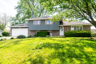 1N280 Morse St, Carol Stream, IL 60188 - Photo 1