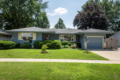 616 W 6th Street, Belvidere, IL 61008 - Photo 1