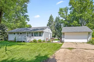 1204 Van Stone Dr, Machesney Park, IL 61115 - Photo 1