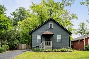 526 S Calumet Ave, Aurora, IL 60506 - Photo 1