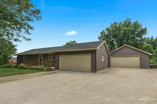 14 Earl St, Plano, IL 60545 - Photo 1