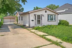 329 5th St, Downers Grove, IL 60515 - Photo 1
