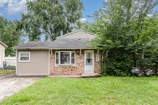 325 Greencrest Dr, Bolingbrook, IL 60440 - Photo 1