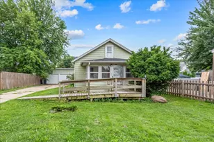 633 Slade Ave, Elgin, IL 60120 - Photo 1