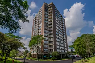 3925 Triumvera Dr, Glenview, IL 60025 - Photo 1