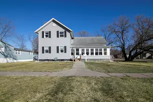 212 N Market St, Momence, IL 60954 - Photo 1