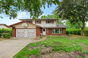 131 Sumac Ct, Schaumburg, IL 60193 - Photo 1