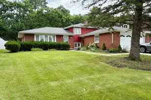 7913 Sawyer Rd, Darien, IL 60561 - Photo 1