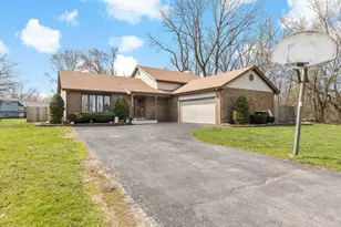 3042 Helfred Ave, South Chicago Heights, IL 60411 - Photo 1