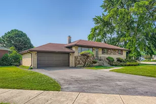 5549 W 83rd Pl, Burbank, IL 60459 - Photo 1