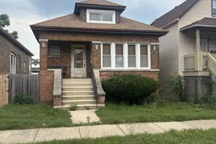8425 S Colfax Ave, Chicago, IL 60617 - Photo 1