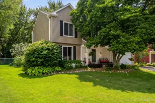 757 Hickory Ln, Carol Stream, IL 60188 - Photo 1