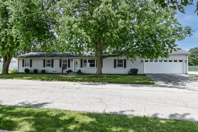 705 N Morrow Street, Pontiac, IL 61764 - Photo 1