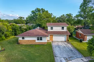 3205 Oak Ct, Hazel Crest, IL 60429 - Photo 1