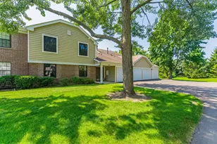 284 Pembridge Ln, Schaumburg, IL 60193 - Photo 1