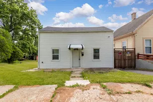 656 Summit St, Joliet, IL 60435 - Photo 1