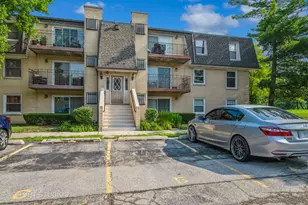 814 N River Rd, Mount Prospect, IL 60056 - Photo 1