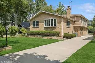 125 Barrypoint Rd, Riverside, IL 60546 - Photo 1