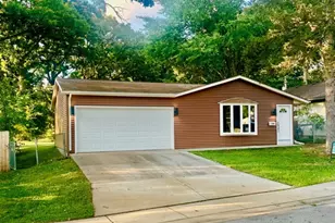 730 Navajo Dr, Carpentersville, IL 60110 - Photo 1