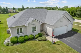 519 Sawgrass Ln, Hampshire, IL 60140 - Photo 1