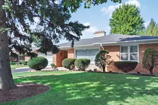 6644 N Kenton Ave, Lincolnwood, IL 60712 - Photo 1