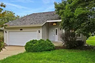 34451 N Saddle Ln, Gurnee, IL 60031 - Photo 1