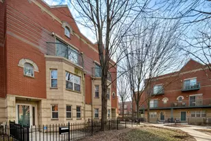 4530 S Woodlawn Ave, Chicago, IL 60653 - Photo 1