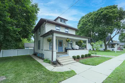 124 E Sunnyside Avenue, Libertyville, IL 60048 - Photo 1