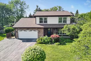 590 Woodcrest Ct, Carol Stream, IL 60188 - Photo 1