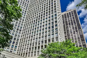 2626 N Lakeview Ave, Chicago, IL 60614 - Photo 1