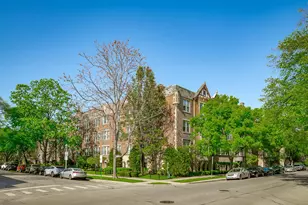 344 S Maple Ave, Oak Park, IL 60302 - Photo 1