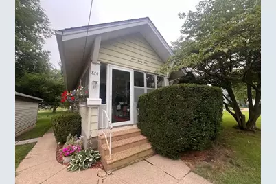 824 E Adams Street, Clifton, IL 61727 - Photo 1