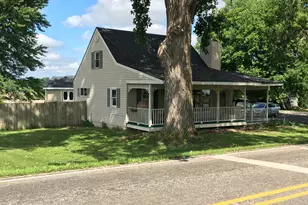 125 N 2nd St, Malta, IL 60150 - Photo 1