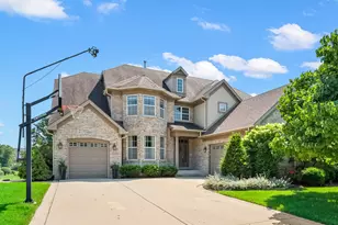 1357 Grantham Dr, Schaumburg, IL 60193 - Photo 1