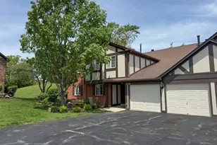 258 Brookside Ln, Willowbrook, IL 60527 - Photo 1