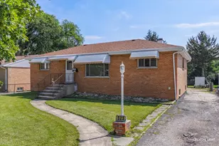 523 S Clarendon Ave, Addison, IL 60101 - Photo 1