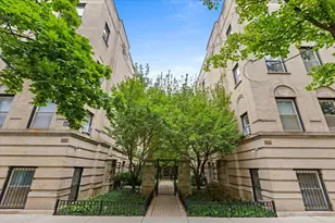 2726 N Pine Grove Ave, Chicago, IL 60614 - Photo 1