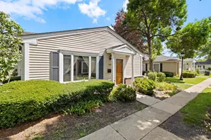 1532 Cove Dr, Prospect Heights, IL 60070 - Photo 1