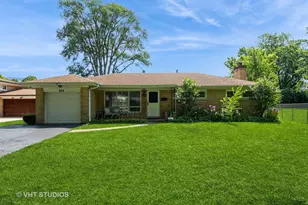 909 S Emerson St, Mount Prospect, IL 60056 - Photo 1